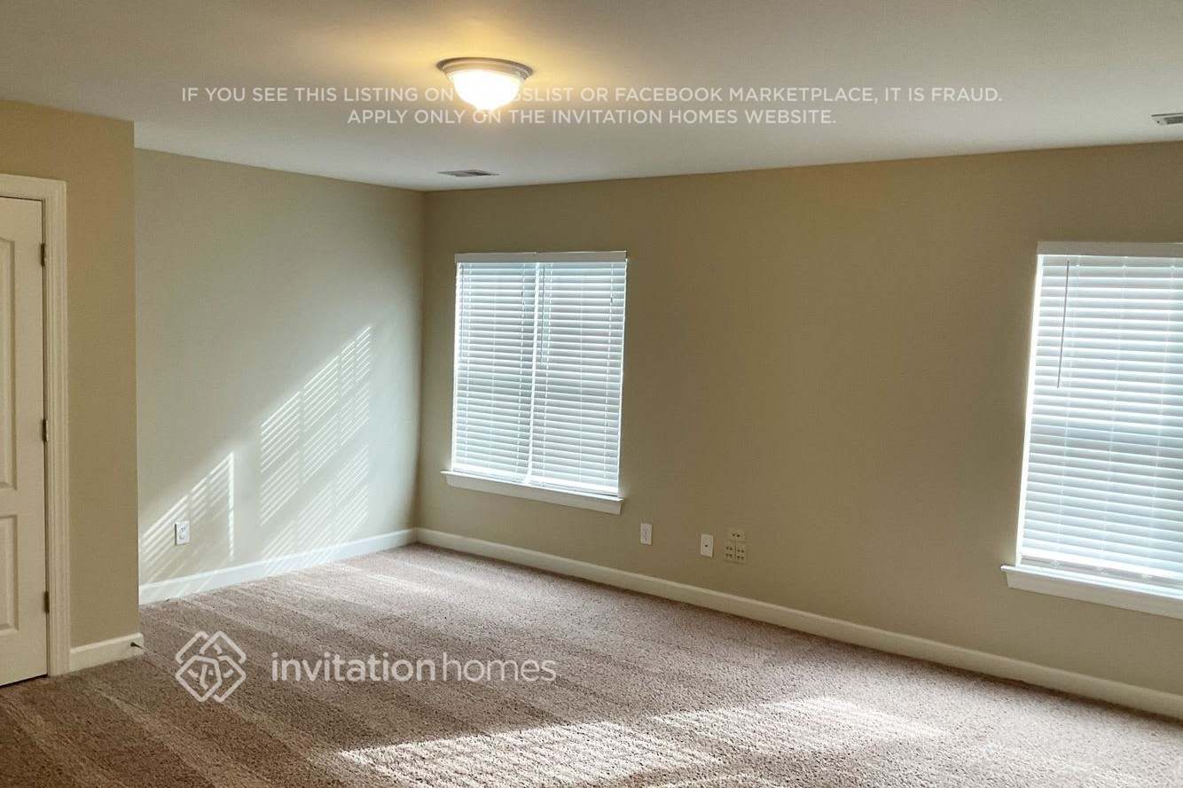 Building Photo - 6302 Crosshall Pl