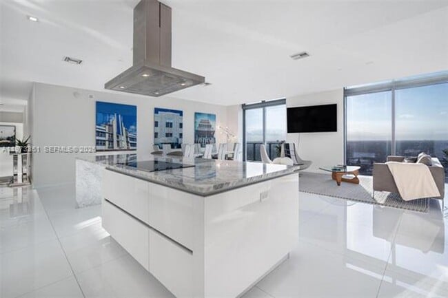 Building Photo - 88 SW 7th St