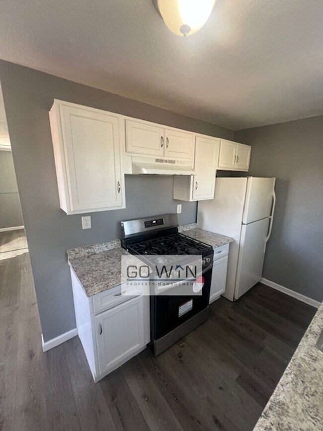 Primary Photo - 1836 E Harvard St