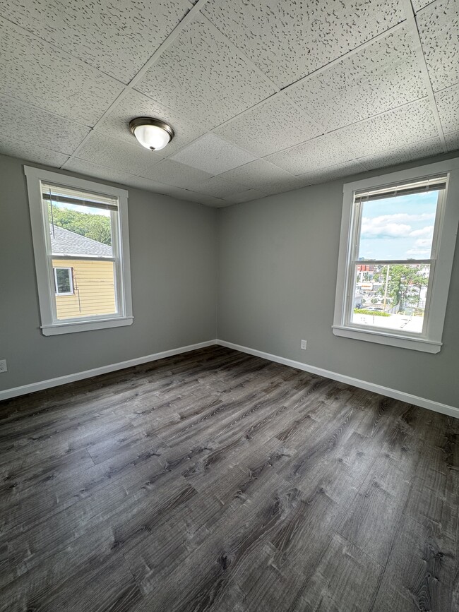 Building Photo - 7 Muskeego St