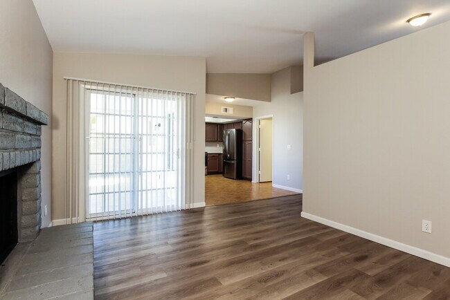 Building Photo - 1518 E Carter Rd