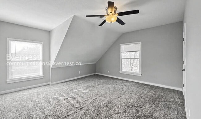 Building Photo - 4 Bed/3 Bath Home with In-Unit Laundry / Available Now!