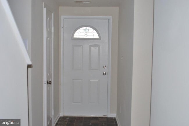 Building Photo - 4655 Whitaker Pl