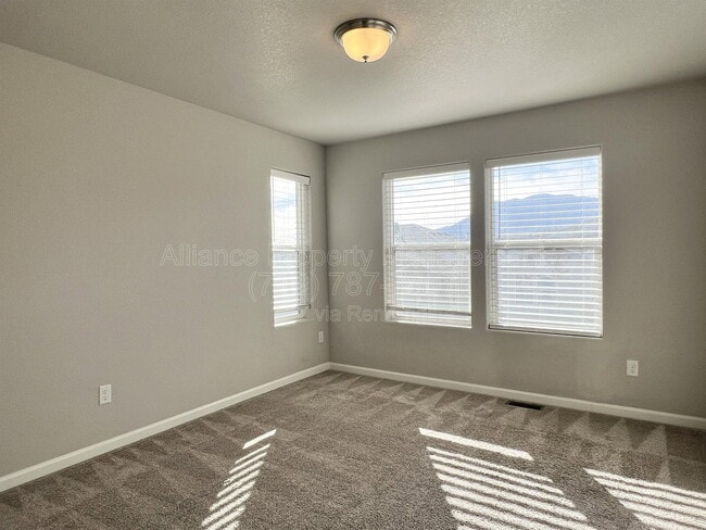 Building Photo - 2057 Birmingham Loop