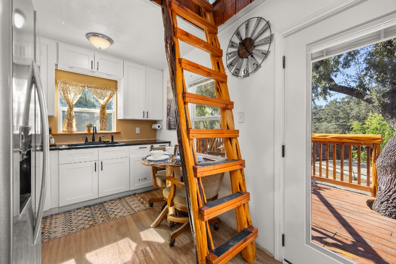 Building Photo - 105 Hi View Dr