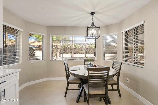 Building Photo - 2735 N Diego Cir