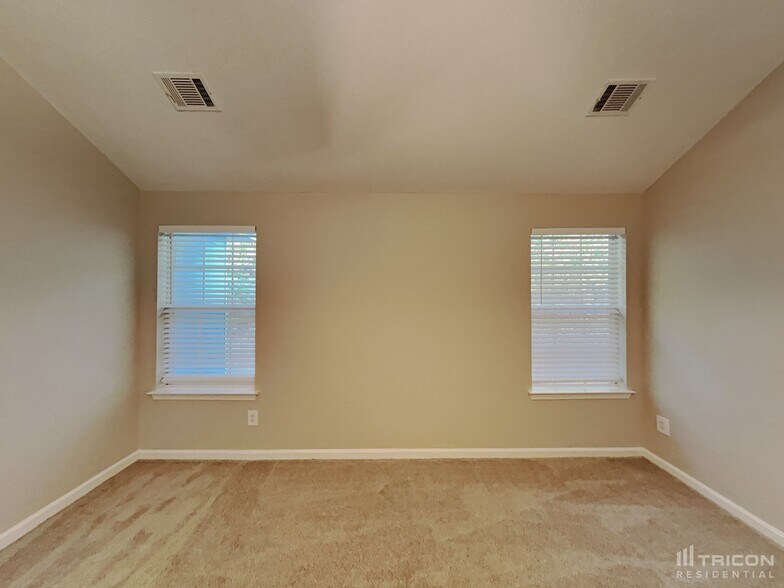 Building Photo - 4615 Derby Loop