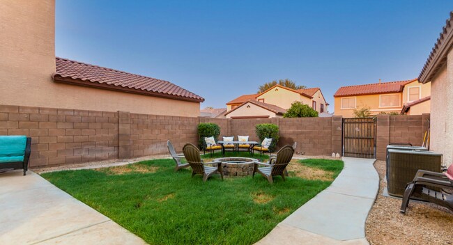 Building Photo - Amazing 4 bedroom In Lyons Gate!
