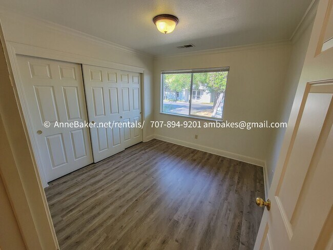 Building Photo - 217 Elbridge Ave