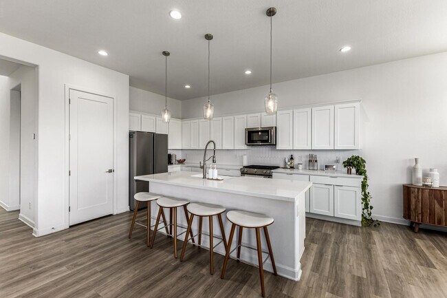 Building Photo - 4509 N 197th Ln