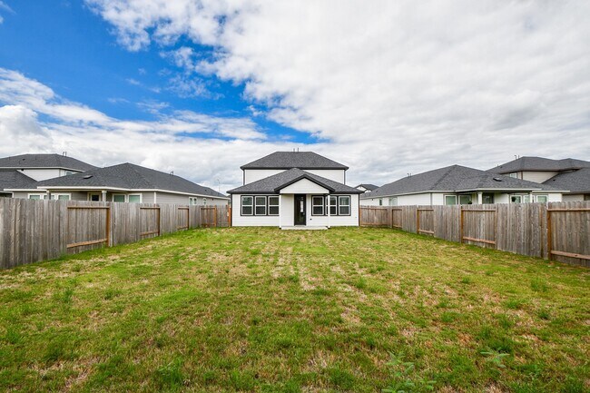 Building Photo - 21619 Shadowbrook Birch Dr