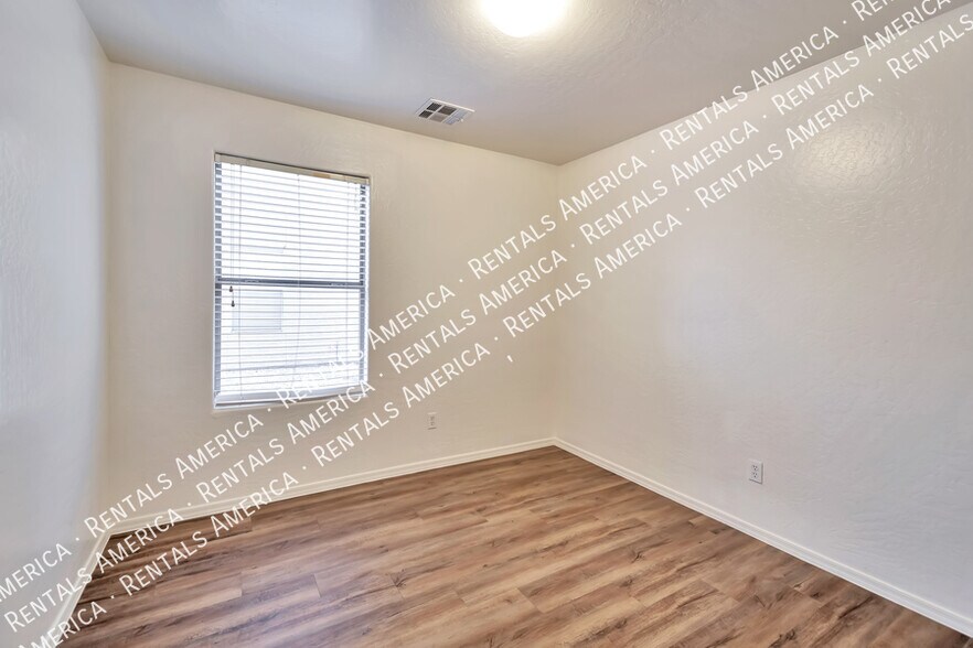 Building Photo - 40336 N PRZEWALSKI St
