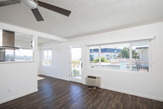 Building Photo - Stunning 2 Bed/1 Bath With Bay Views In Cr...