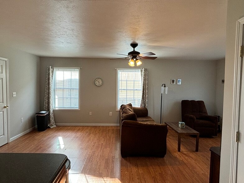 Building Photo - 7431 Emi Ln