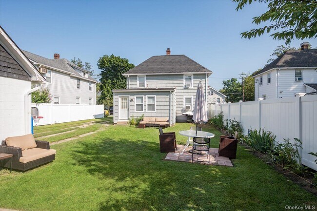 Building Photo - 20 Waldo Ave