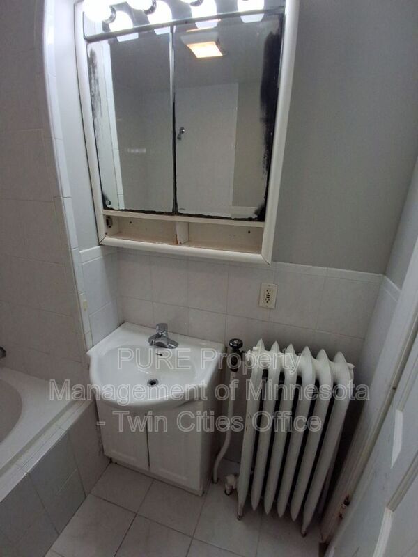 Building Photo - 3123 Portland Ave