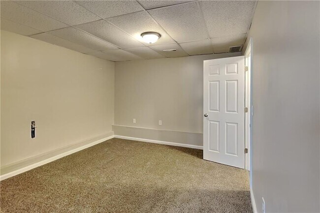 Building Photo - 3059 Brass Dr