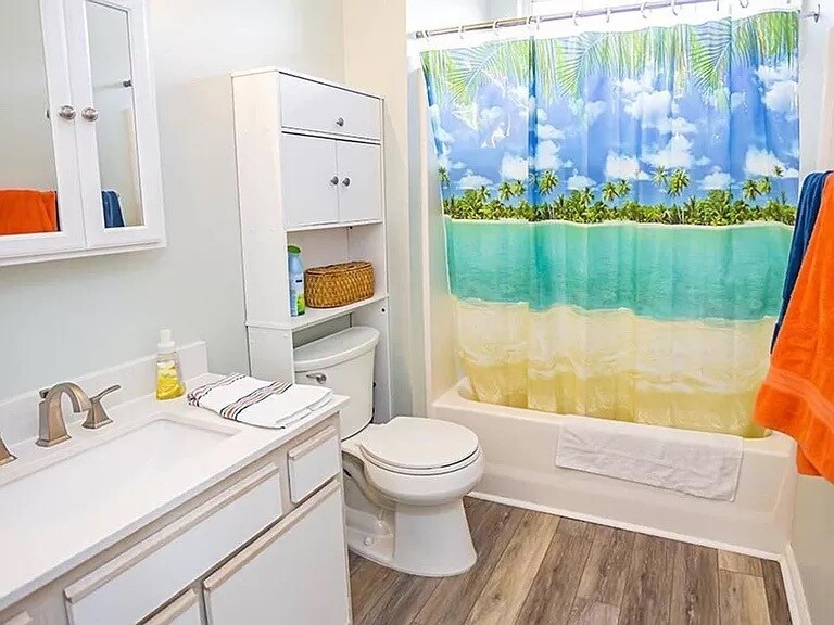 Building Photo - 1298 River Oaks Dr