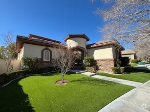 Building Photo - Beautiful 4bed/4.5 bath home in Queensridge!