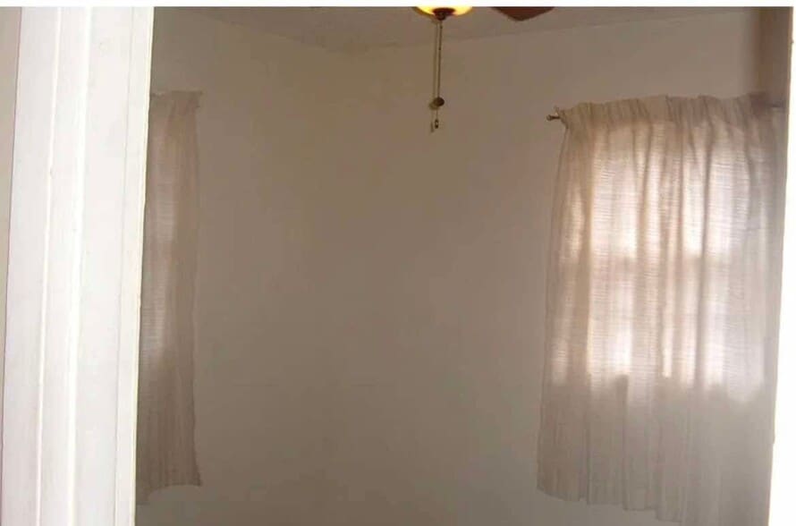 Building Photo - 567 Alpine Way