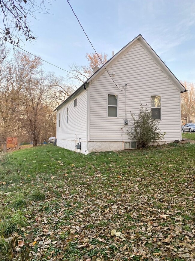 Building Photo - 3 bed 1 bath