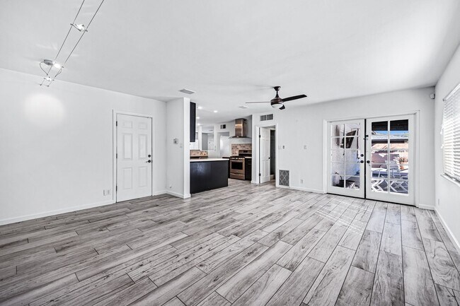 Building Photo - Now Leasing & Ready for immediate move in! HUGE POOL – Fully Updated Scottsdale Home!