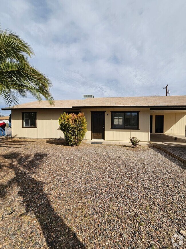 Building Photo - UPDATED 3BED/1BATH
