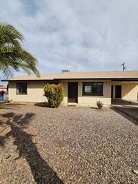Building Photo - UPDATED 3BED/1BATH