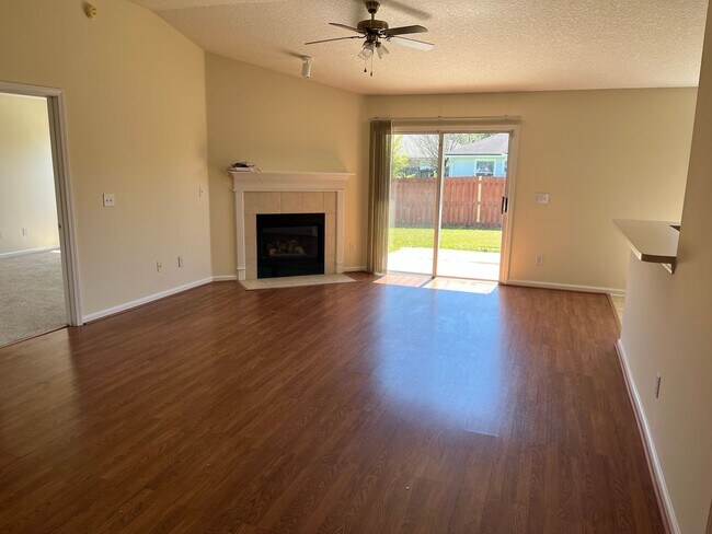 Building Photo - 3537 Whisper Creek Blvd