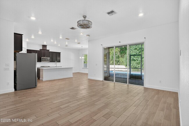 Building Photo - 215RENT Carina Trl