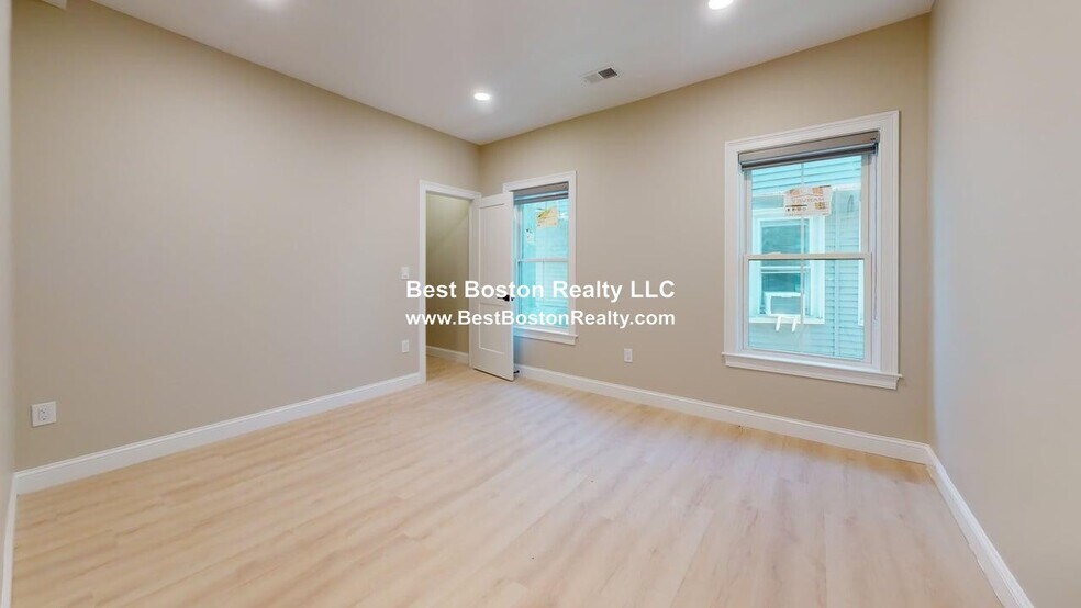 Building Photo - 231 Highland Ave