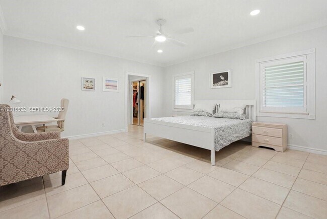 Building Photo - 16530 Lake Tree Dr