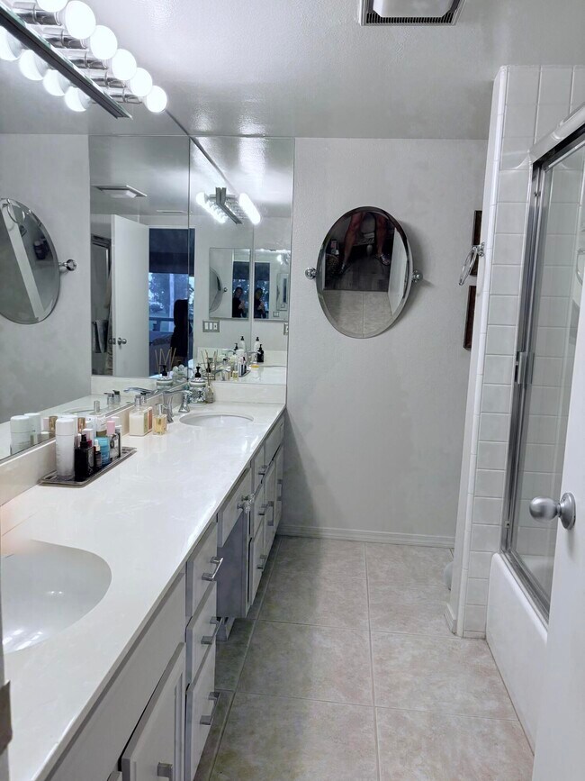 Building Photo - 35082 Mission Hills Dr