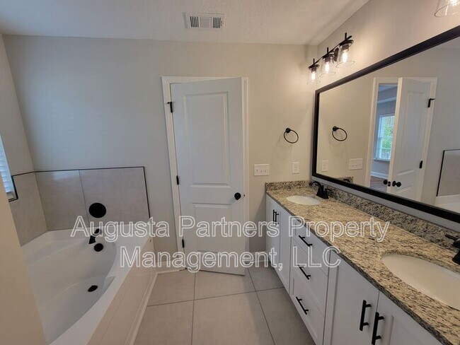 Building Photo - 1554 Baldwin Lakes Dr