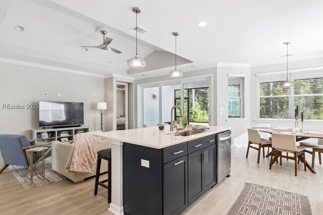 Building Photo - 731 Harborside Dr