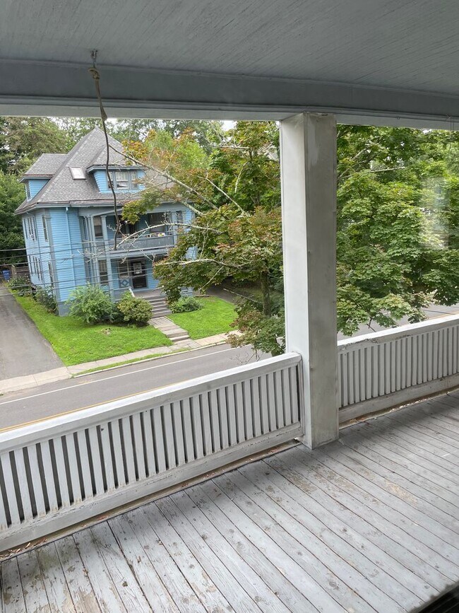 Building Photo - 135/137 Whitney