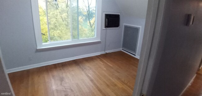 Building Photo - 1 br, 1 bath 4plex - 2303 West McKinley Av...