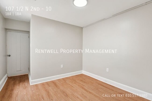 Building Photo - 107 1/2 N 2nd-10