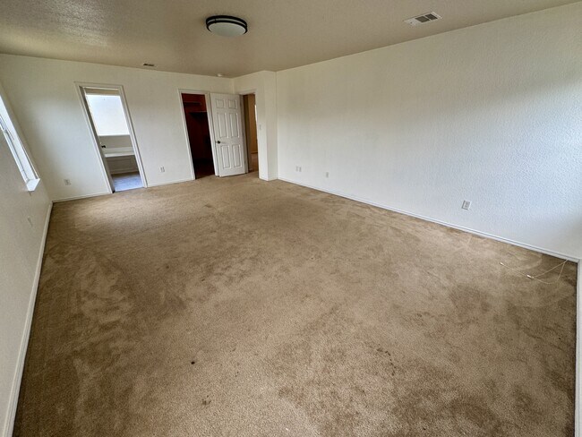 Building Photo - 8755 Sunview Park