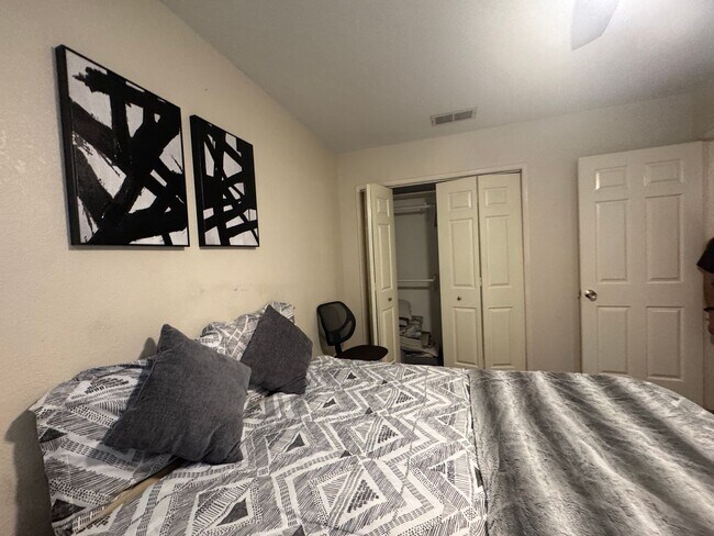 Building Photo - *2BR 2BA Furnished Condominium Riverfront with Dock, Private Beach