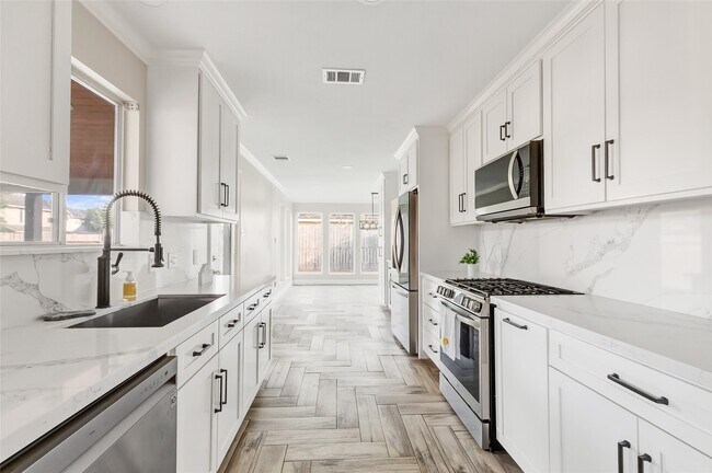 Building Photo - 12407 Clara Hills Ln