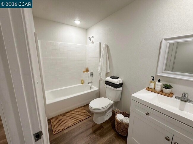 Building Photo - 3232 Sanguinetti Ln