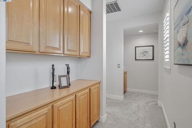 Building Photo - 260 Abigail Cir