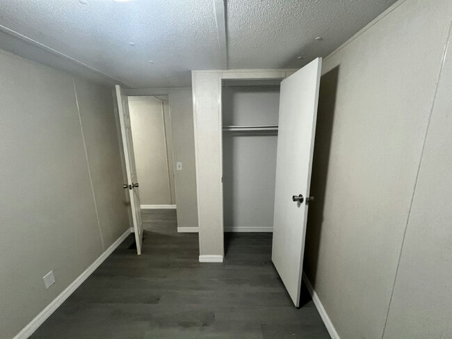 Building Photo - 71A Tower Manor Cir E