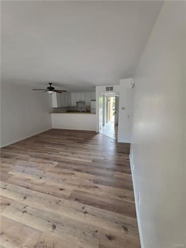 Building Photo - Charming 2-Bedroom Condo for Lease in Prim...