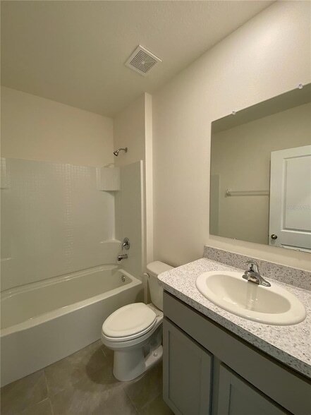 Building Photo - 113 Hickory Course Loop