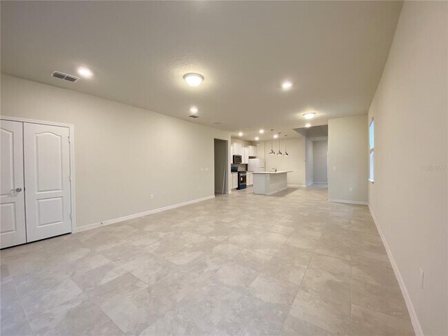 Building Photo - 7360 Oakmoss Loop