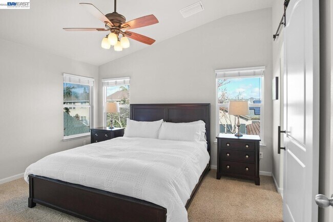 Building Photo - 2301 Mountain Springs Dr