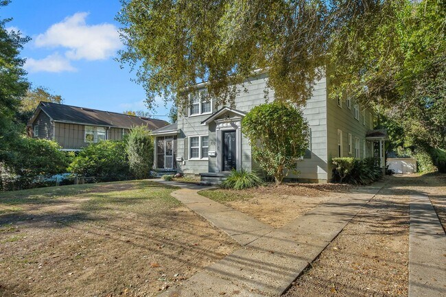 Building Photo - Renovated Midtown Apartment