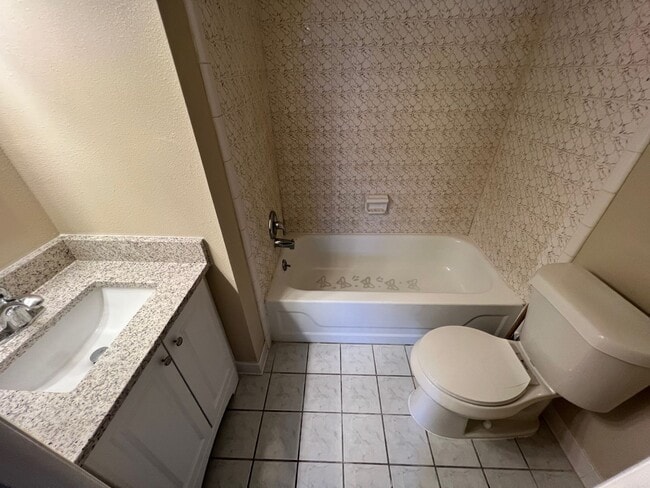 Building Photo - Newly Renovated 3/2 Home ~ Updated Kitchen ~ Fenced Yard!